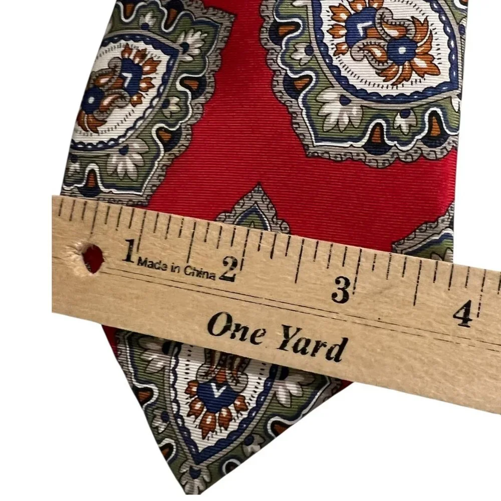 Vintage Halston‎ Men's Red Silk Medallion Pattern Professional Career Necktie